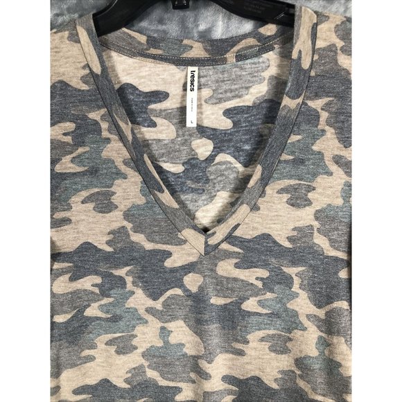 Tresics Top Camouflage Shirt Woman’s V-neck Long Sleeve Tee Shirt Adult Large - Picture 2 of 15
